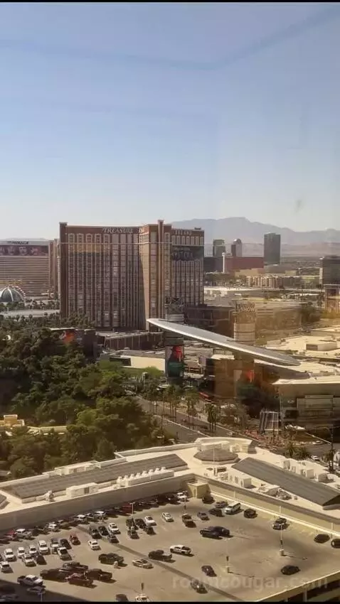 Encore Resort King view picture #9
