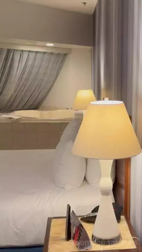 Pyramid King Corner Suite bed picture #1