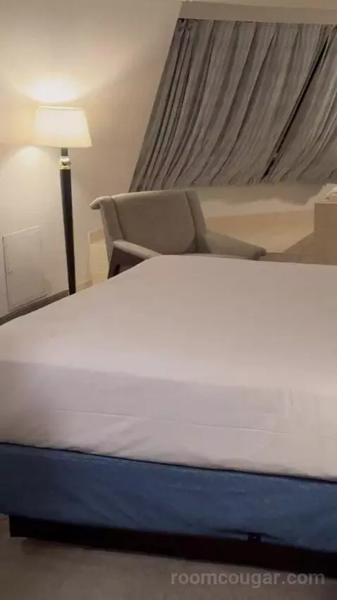 Pyramid King Corner Suite bed picture #5