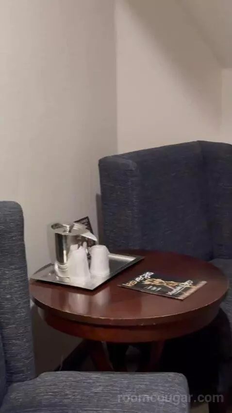 Pyramid King Corner Suite picture #13