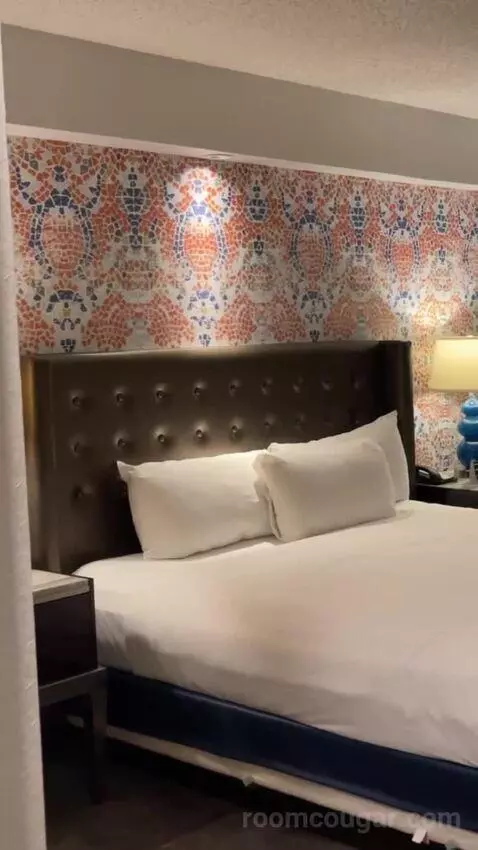 Pyramid Premier King bed picture #2