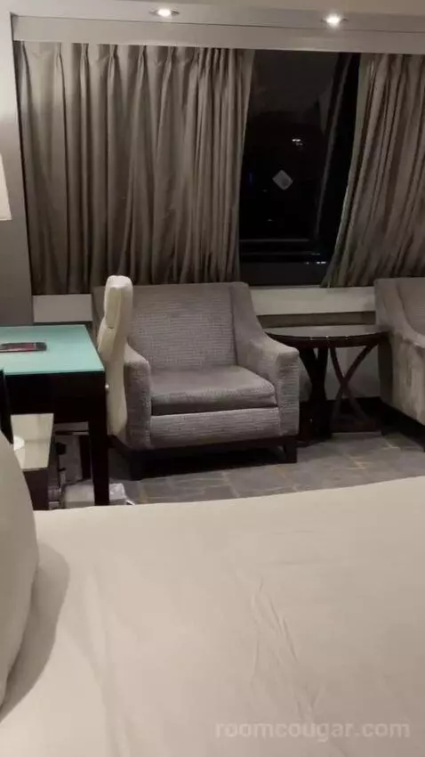 Pyramid Premier King bed picture #10