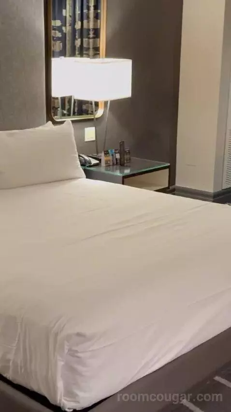 Tower Premier King bed picture #1