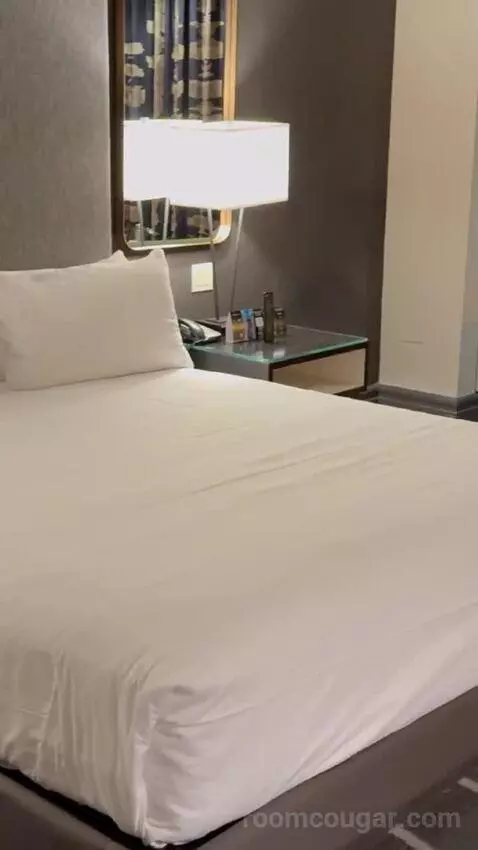 Tower Premier King bed picture #2