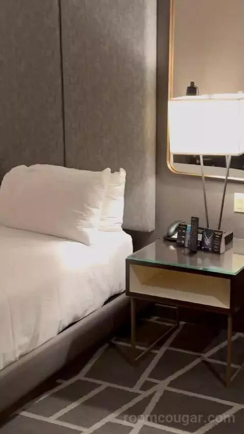 Tower Premier King bed picture #6