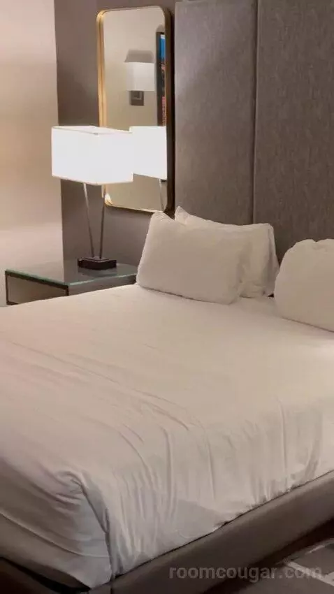Tower Premier King bed picture #9