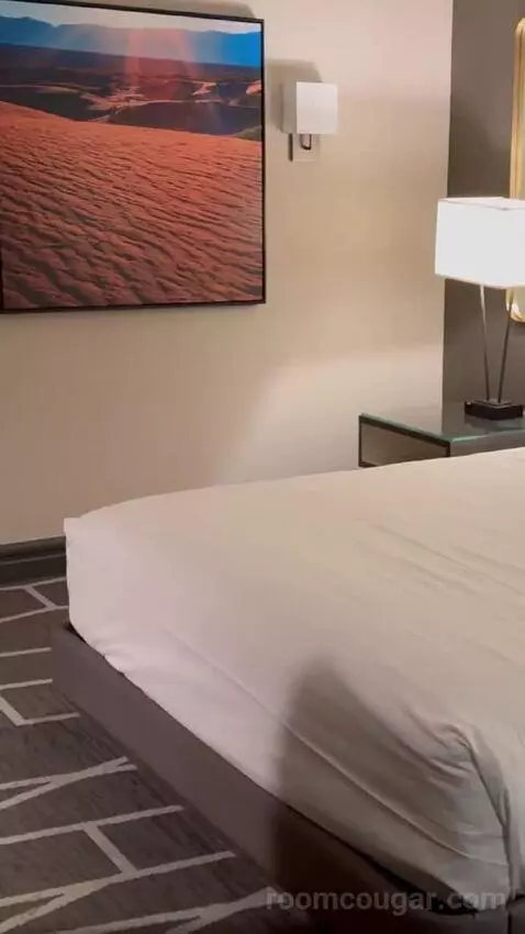 Tower Premier King bed picture #10