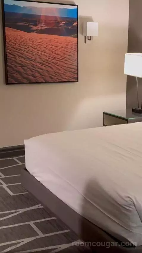 Tower Premier King bed picture #12