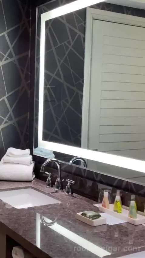 Resort King Room bathroom picture #3