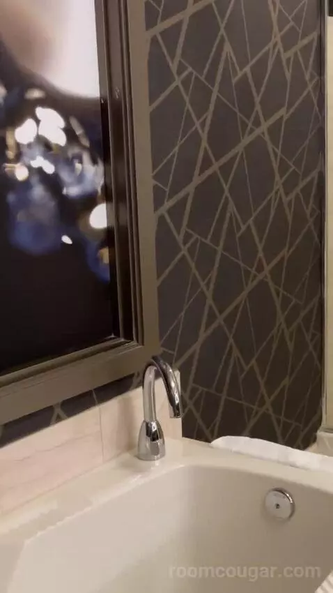 Resort King Room bathroom picture #8