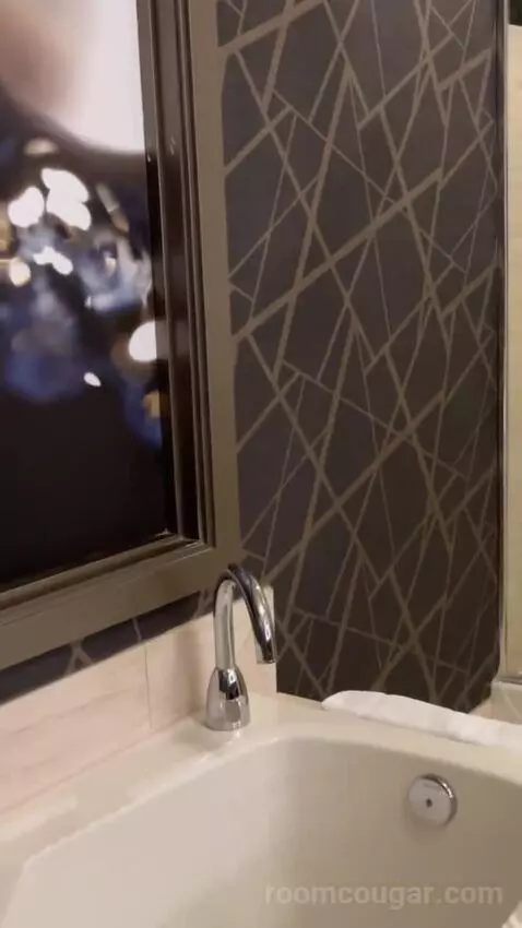 Resort King Room bathroom picture #9