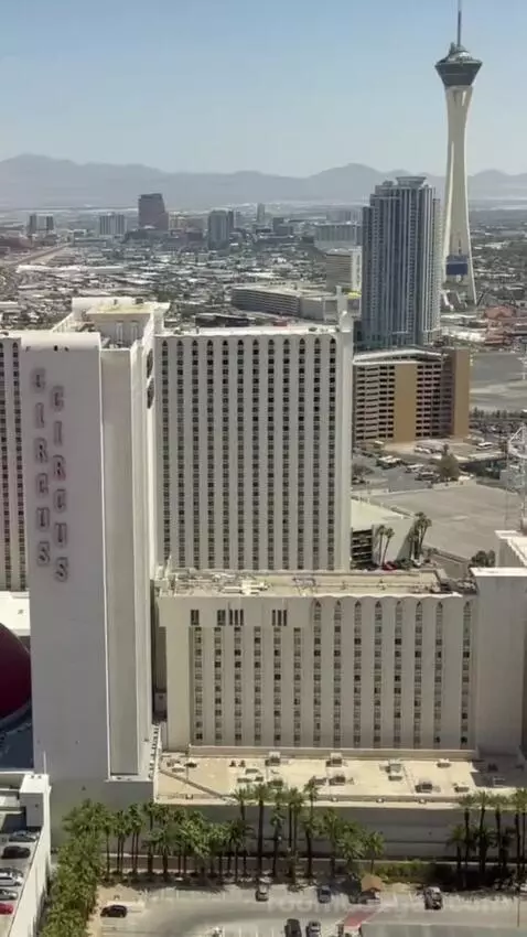 Deluxe King Suite view picture #3