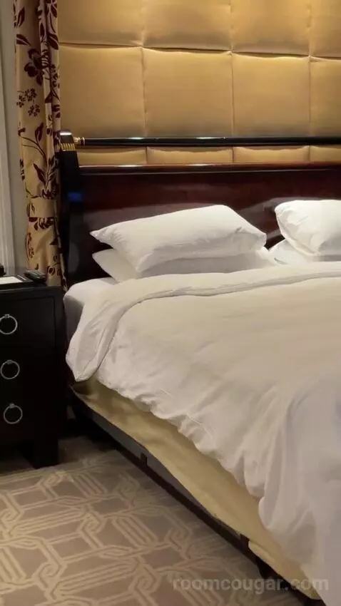 Palazzo Luxury King Suite bed picture #7