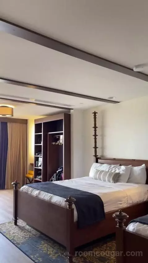 Tower Premium 2 Queen Room bed picture #6