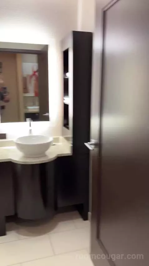 Rush Tower Luxury Suite bathroom picture #1