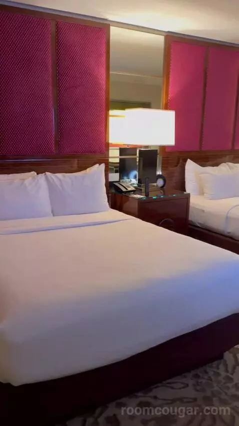 Grand Two Queen bed picture #2