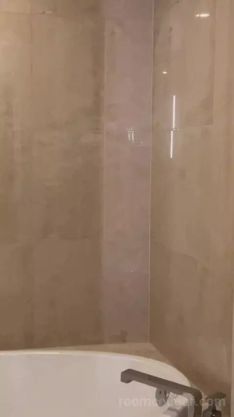 Deluxe King Room bathroom picture #4