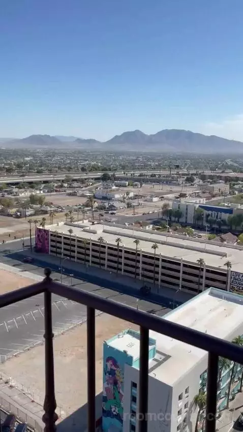 Jackie Gaughan Suite view picture #12