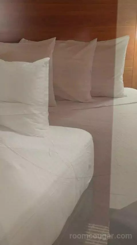 Deluxe Queen Room with Two Queen Beds bed picture #6