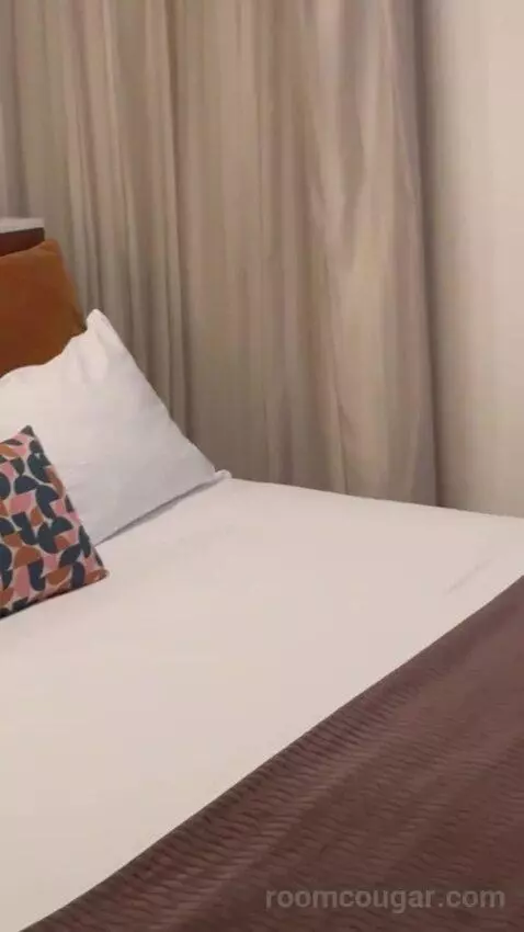 Premier Room - 1 King Bed bed picture #5