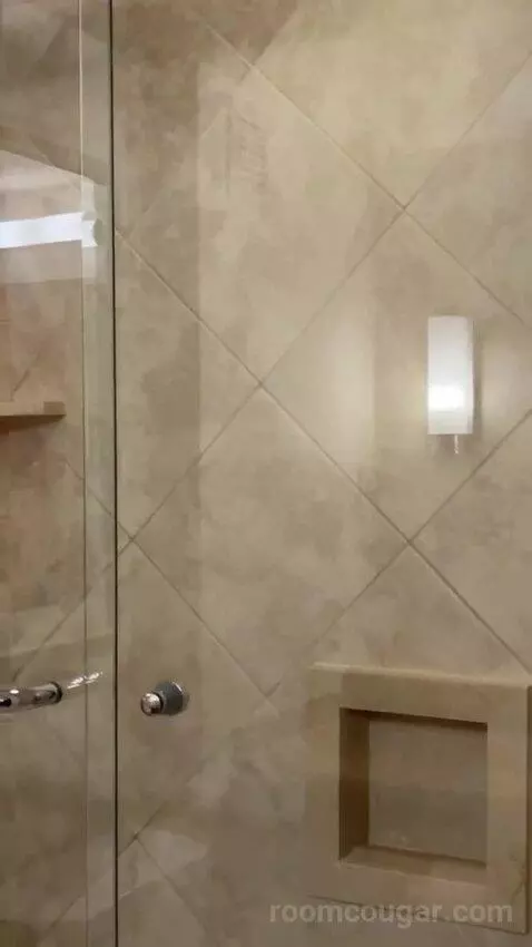 Premier Room, 2 Queen Beds bathroom picture #12