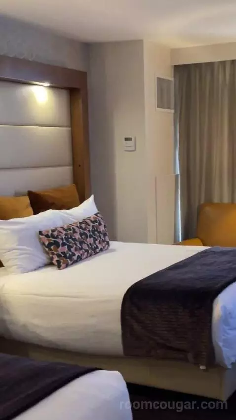 Premier Room, 2 Queen Beds bed picture #4