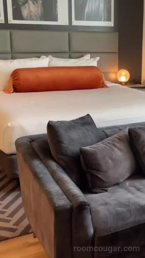 King Room bed picture #1