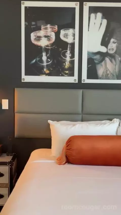 King Room bed picture #4