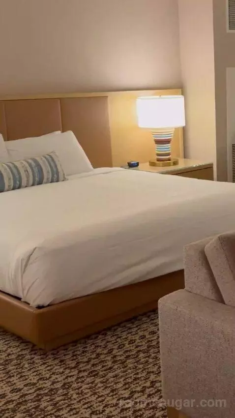 King Suite Room bed picture #4