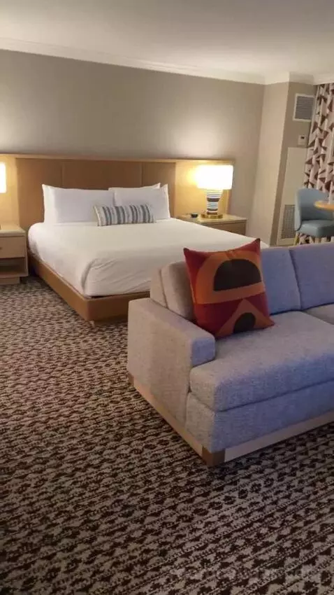 King Suite Room bed picture #2