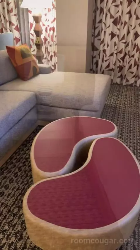 King Suite Room bed picture #5