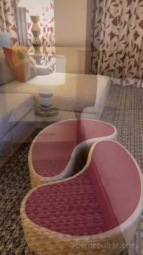 King Suite Room bed picture #6