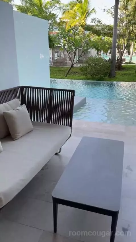 Junior Suite Swim Out Garden View view picture #5