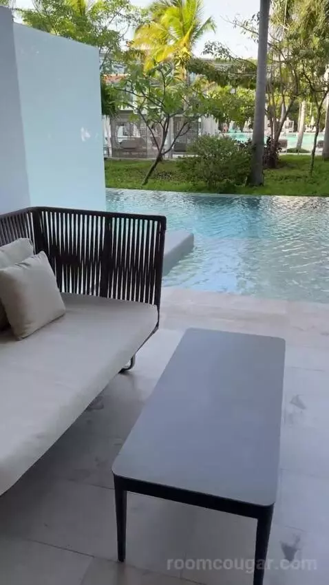 Junior Suite Swim Out Garden View view picture #6