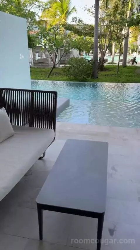 Junior Suite Swim Out Garden View view picture #8