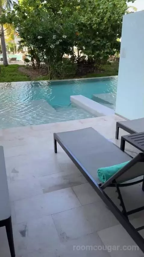 Junior Suite Swim Out Garden View view picture #9