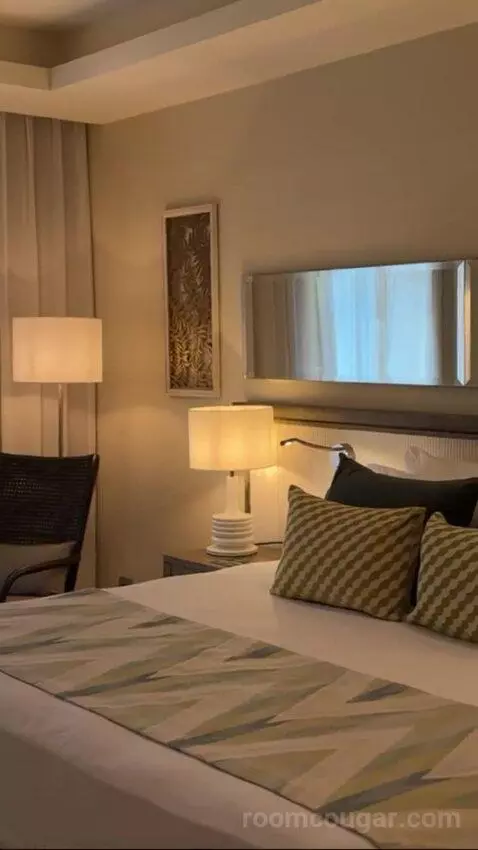 Privileged Deluxe Room bed picture #3