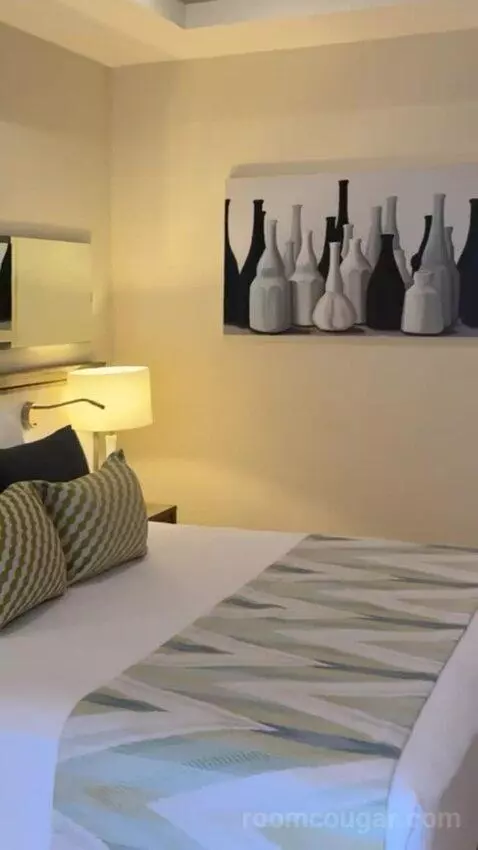 Privileged Deluxe Room bed picture #10