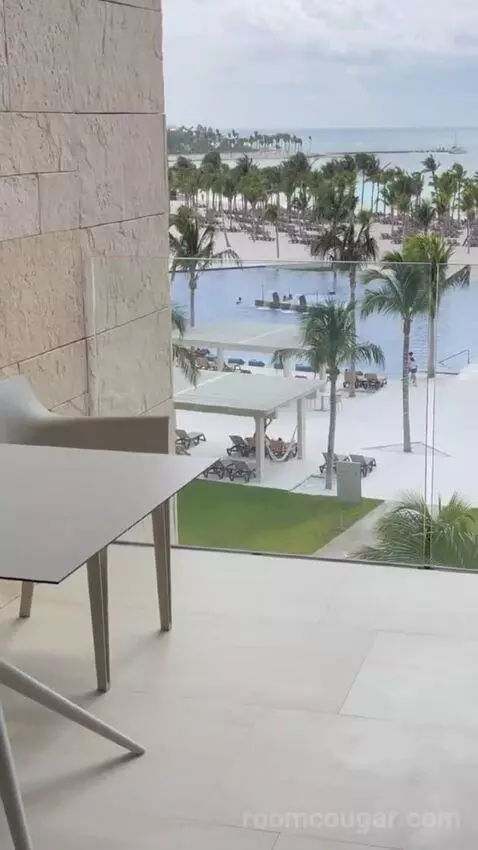 Ocean Front Jr Suite view picture #3