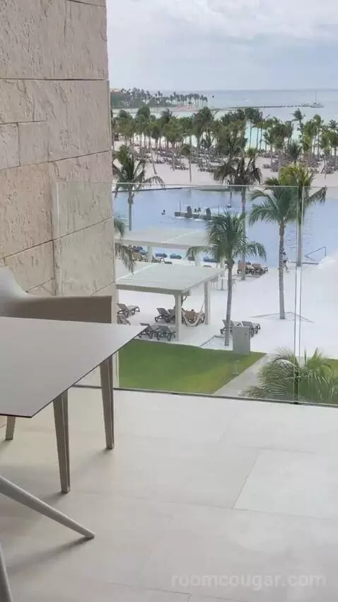 Ocean Front Jr Suite view picture #4