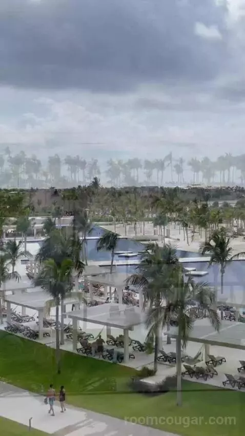 Ocean Front Jr Suite view picture #5