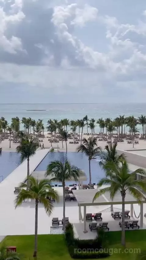Ocean Front Jr Suite view picture #9