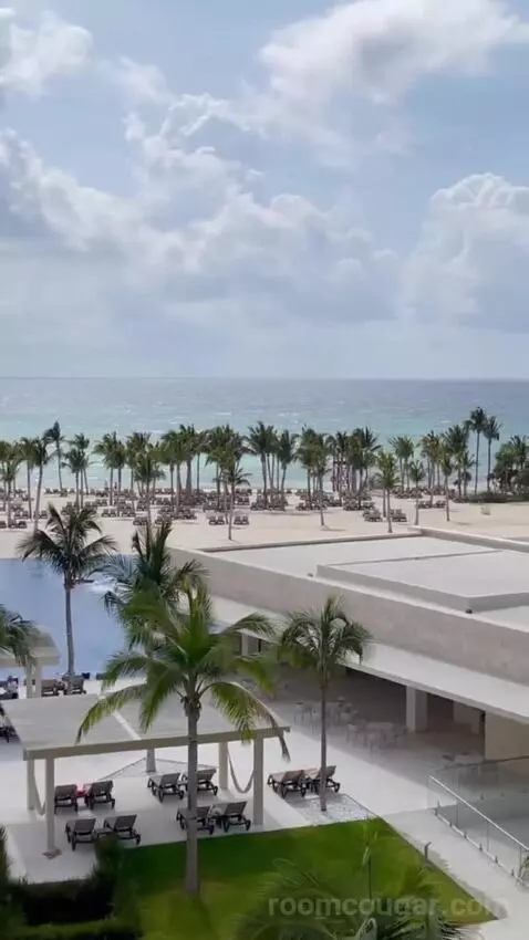 Ocean Front Jr Suite view picture #11