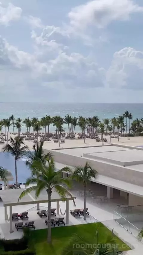 Ocean Front Jr Suite view picture #12