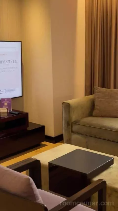 Executive King Suite with City View picture #8