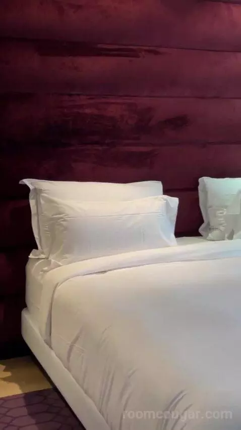 Executive King Suite with City View bed picture #6