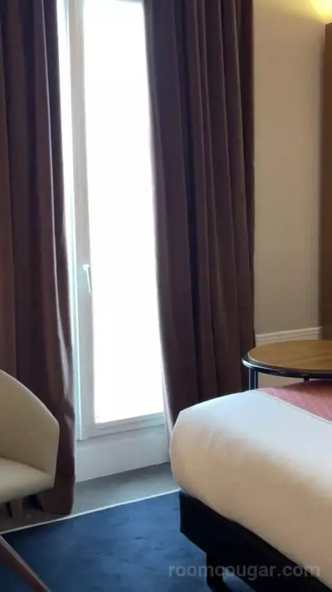 Premium Room bed picture #2