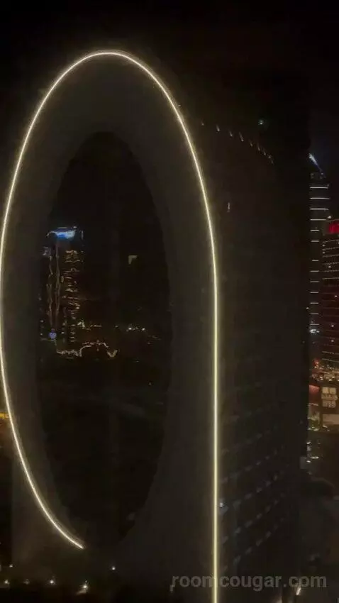 Standard King Room with City View with Free Shuttle Bus To La Mer Beach & Dubai Mall view picture #6
