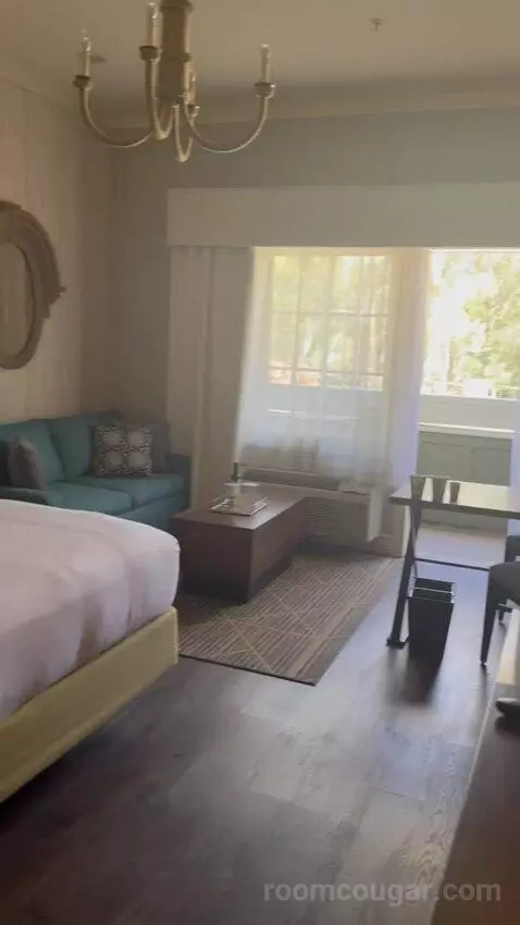 King Room with River View bed picture #1