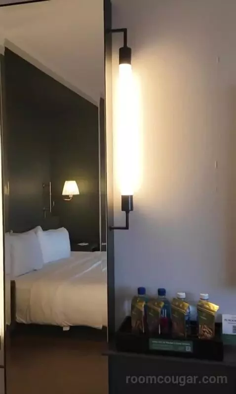 Park Mgm King (#306) bed picture #7